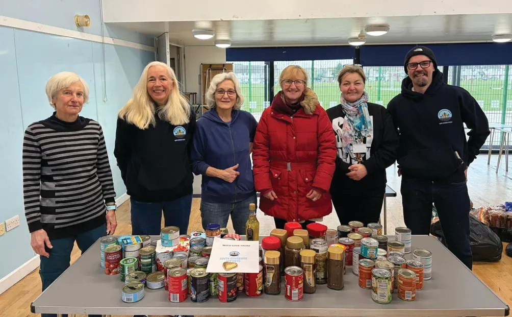 South Cambridge Striders collecting food donations for Fairbrite Food Club